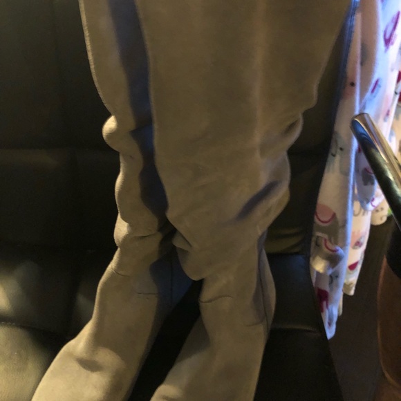 Boots - Picture 2 of 4